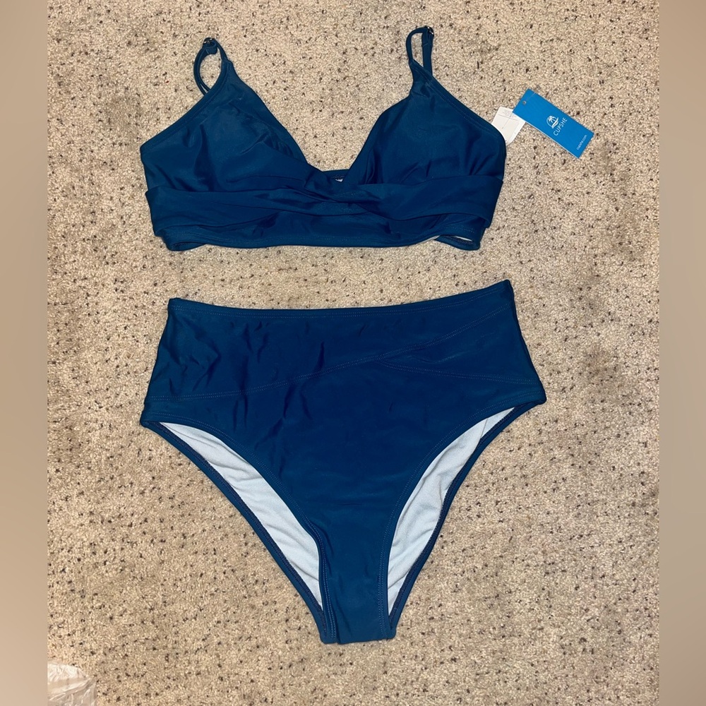 Cupshe navy blue twist top bikini size medium NWT
